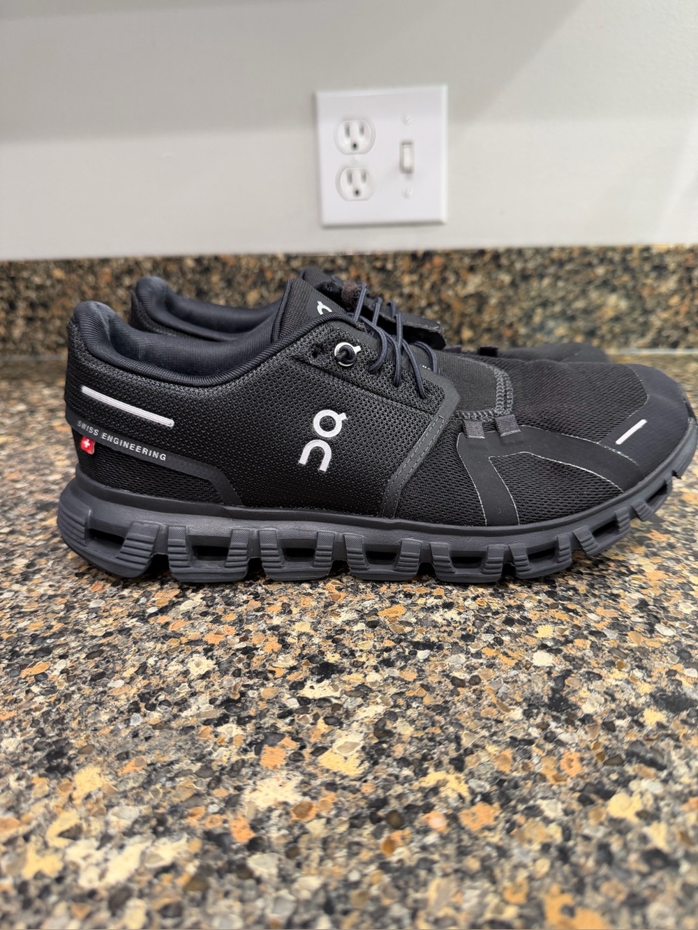 On Running Running ladies 8.5  Cloudflow Black Running Shoes